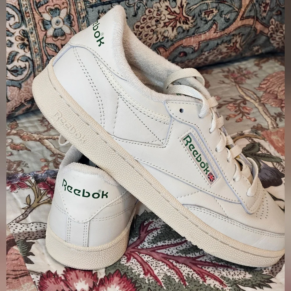 Reebok White and Green Sneakers - Picture 2 of 12